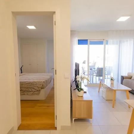 Modern 2br With Balcony And Gym Hh * 塔维拉