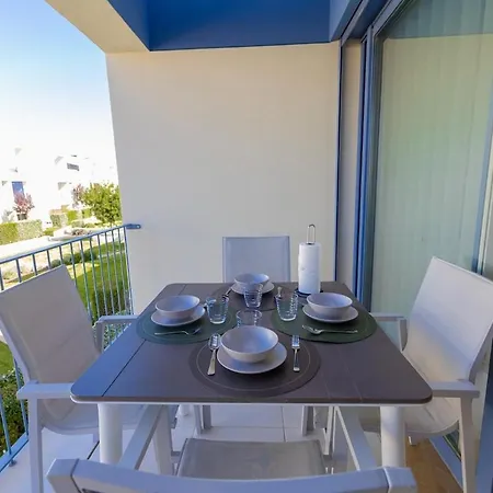 Modern 2br With Balcony And Gym Hh