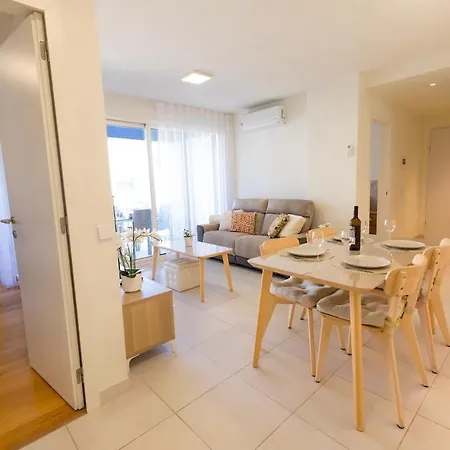 Modern 2br With Balcony And Gym Hh Apartamento *