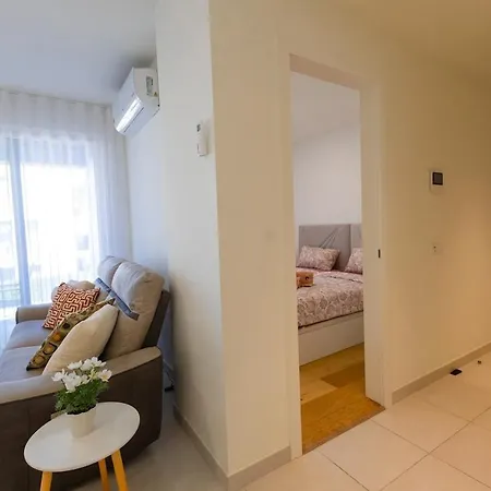 Modern 2br With Balcony And Gym Hh 公寓 塔维拉
