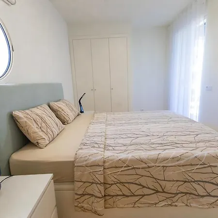 Modern 2br With Balcony And Gym Hh 塔维拉