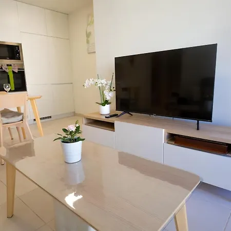 Modern 2br With Balcony And Gym Hh Apartamento *