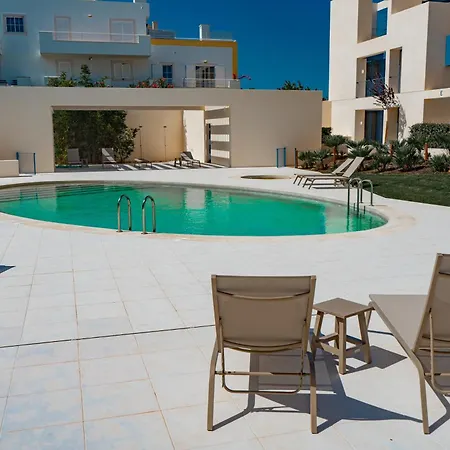 Modern 2br With Balcony And Gym Hh